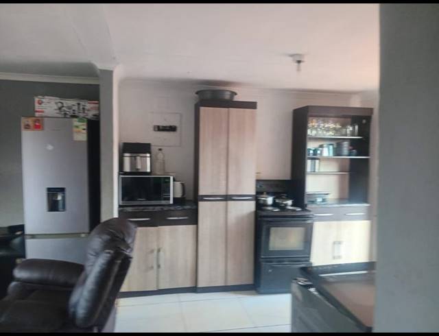 2 BEDROOM HOUSE FOR SALE IN VOSLOORUS EXT